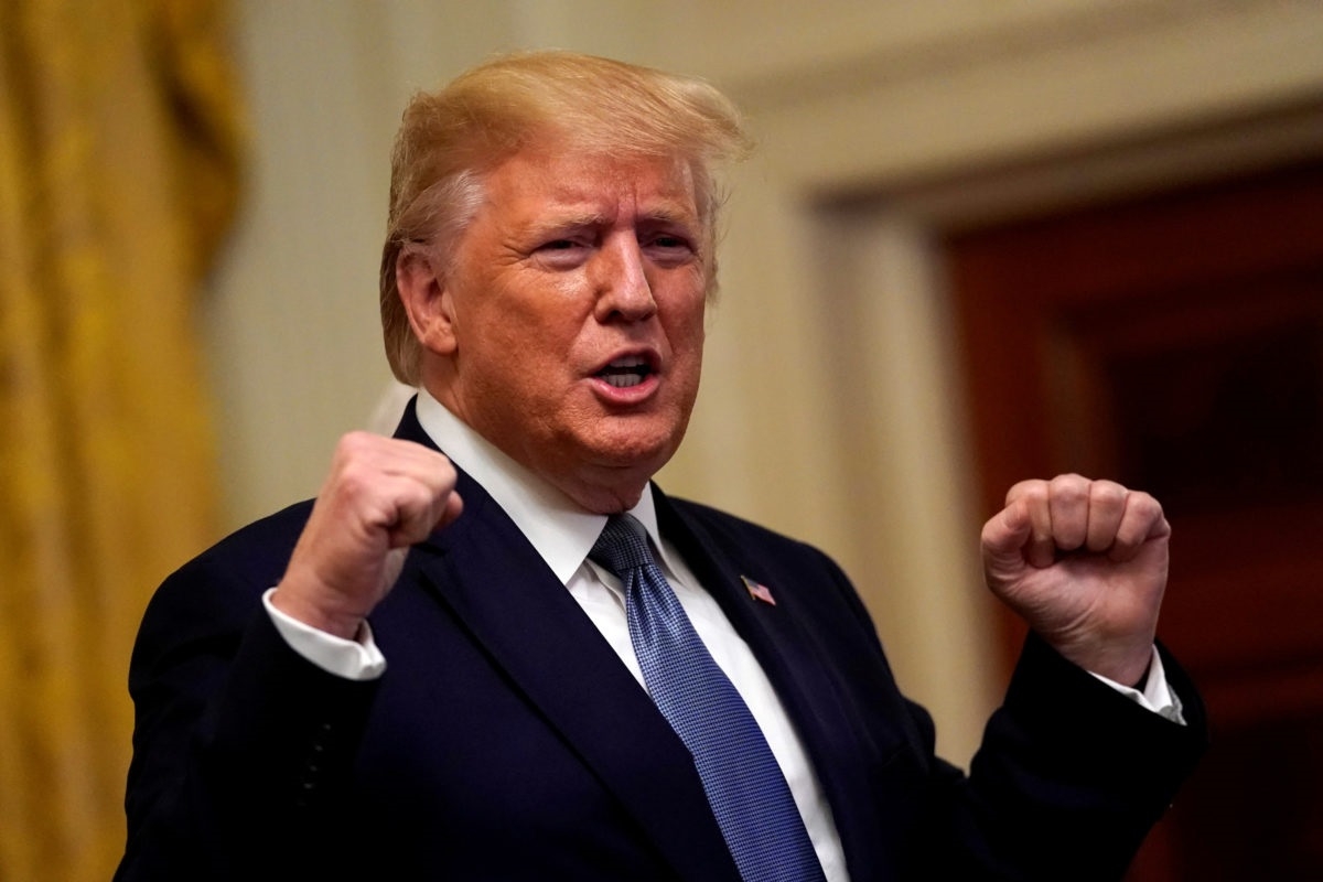 슬롯사이트 추천 호전적인 표정과 몸짓. [로이터]
FILE PHOTO: U.S. President Donald Trump greets the audience before delivering remarks at Young Black Leadership Summit at the White House in Washington, U.S., October 4, 2019. REUTERS/Yuri Gripas/File Photo
