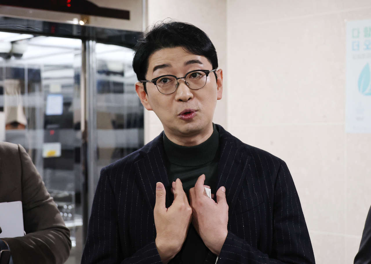 Rep. Joo Jin-woo of the ruling People Power Party speaks to reporters at the National Assembly on Friday. (Yonhap)