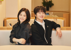 K-pop stars Hyojung, Jinho talk about AI, robots