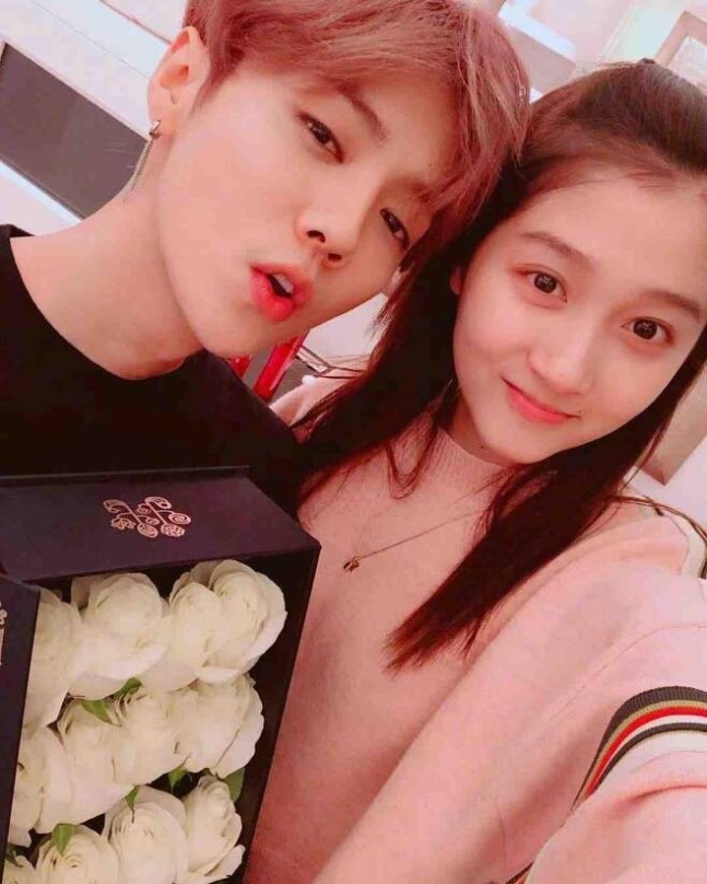 루한,  관효동/사진=웨이보