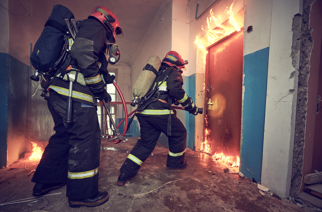Image of firefighters unrelated to the incident (123rf)