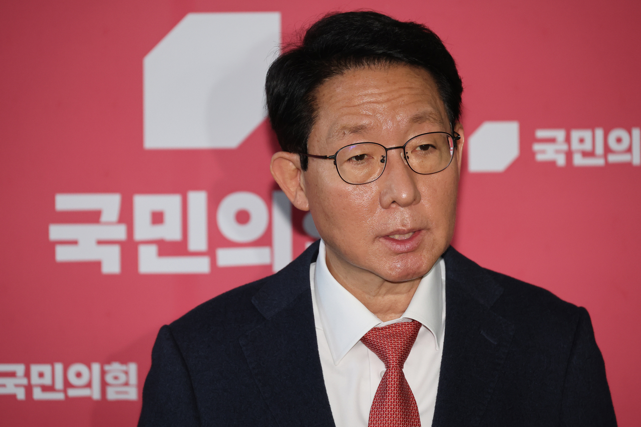 김상훈 국민의힘 정책위 의장이 24일 서울 여의도 국회에서 연금 개혁안 등 현안 관련 브리핑을 하고 있다. [연합]