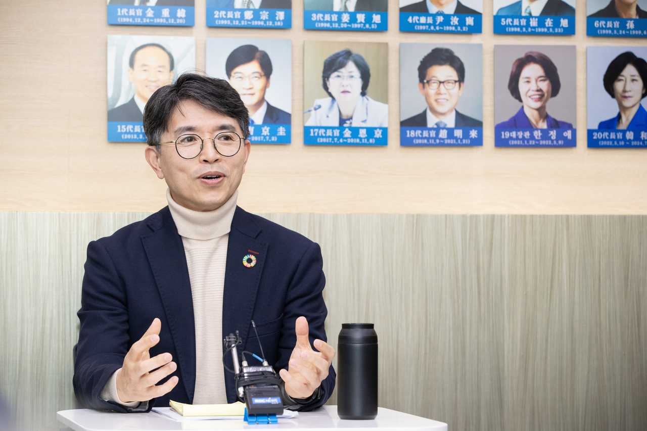 Environment Minister Kim Wan-seop speaks during a press briefing held at Government Complex Sejong, Tuesday. (Ministry of Environment)