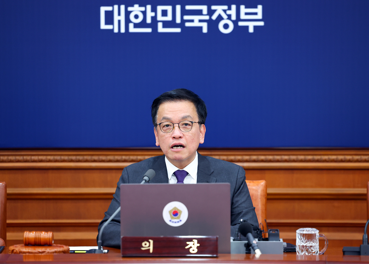 최상목 대통령 권한대행 부총리 겸 기획재정부 장관이 25일 정부서울청사에서 열린 국무회의에서 발언하고 있다.［연합］