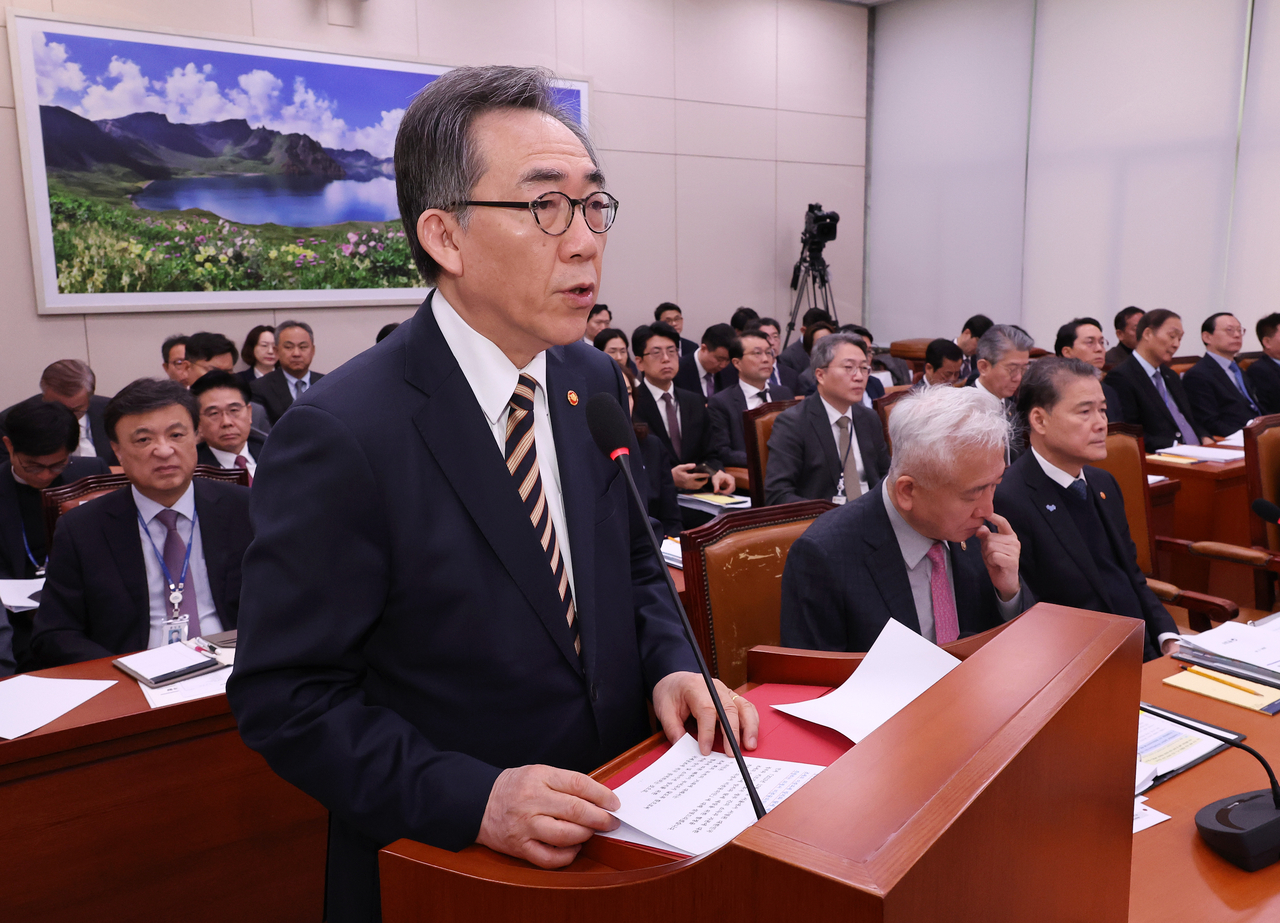 Foreign Minister Cho Tae-yul speaks during a parliamentary session at the National Assembly in western Seoul on Wednesday. (Yonhap)