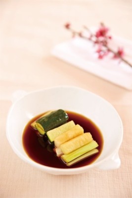 [Temple to Table] Temple food captures the spring within: Vegetable jangajji
