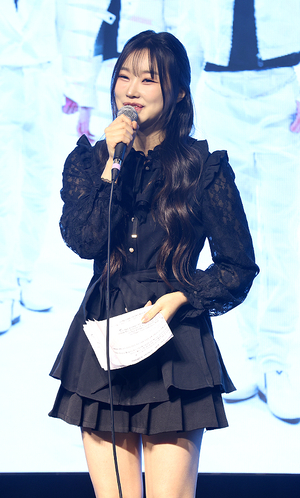 [포토]픽시 유채, ‘3WAY 쇼케이스’ 깜찍MC - 헤럴드뮤즈 (Herald Muse)
