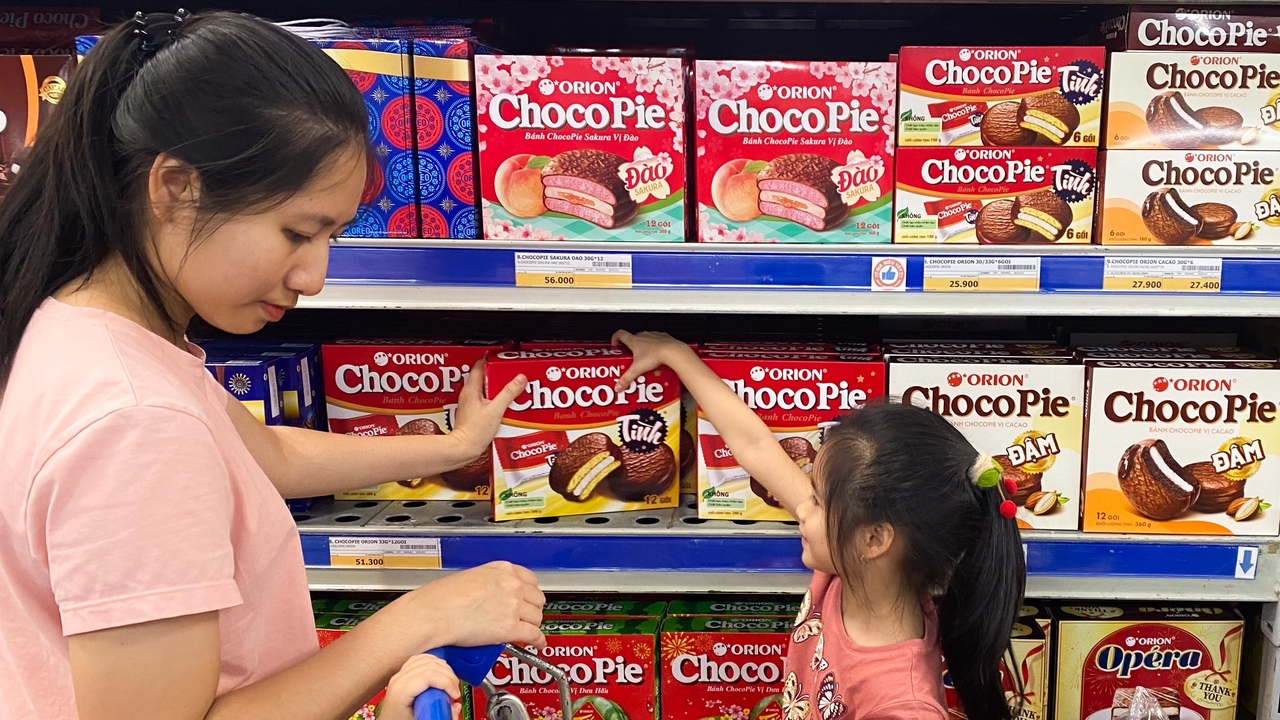 Orion's Choco Pie displayed at a store in Vietnam (Orion)