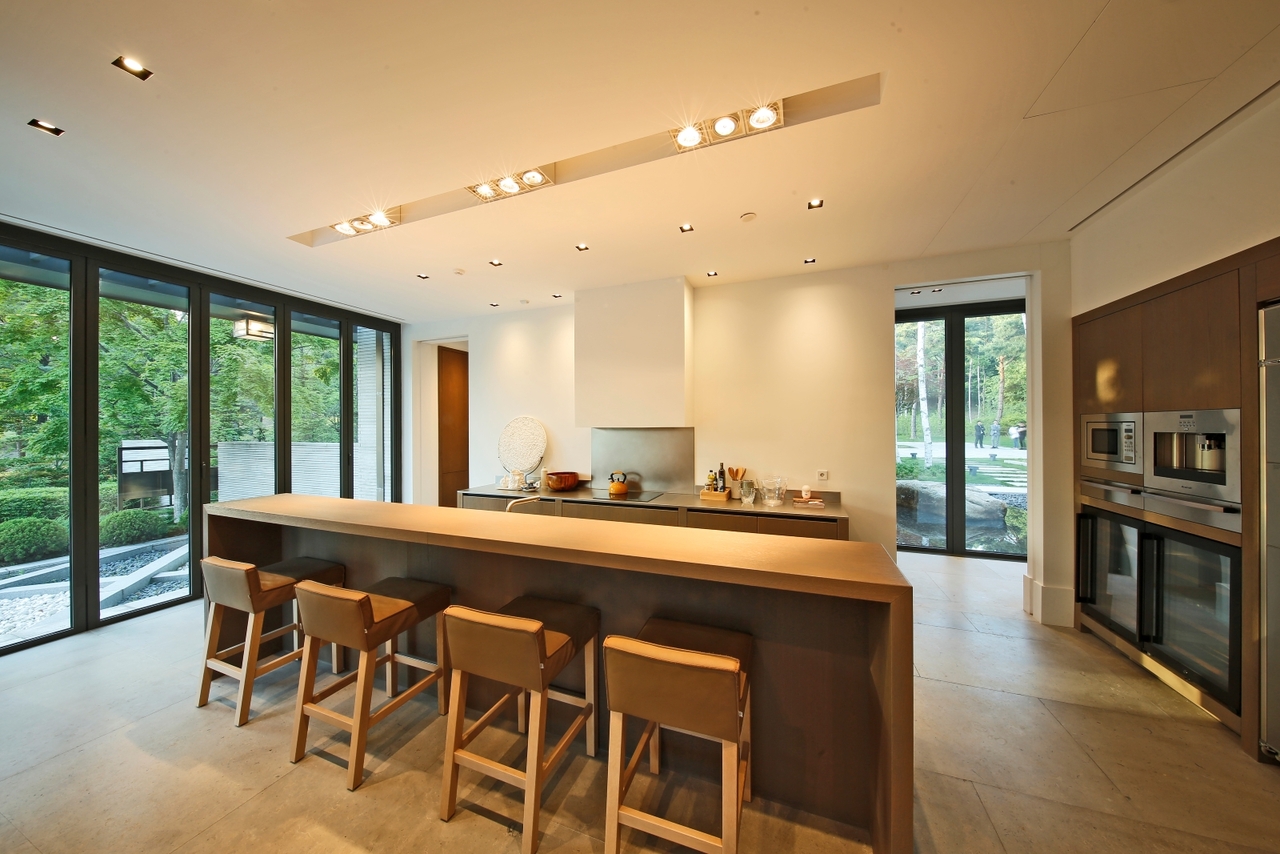 A kitchen at Piet Boon House in Wonju, Gangwon Province (HDC Resort)