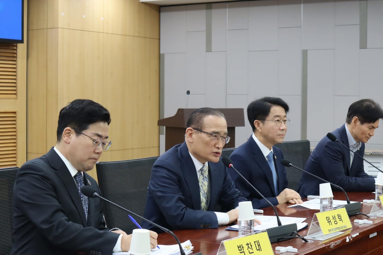 Rep. Wi Sung lac (second from left) speaks at the first meeting of the Democratic Party of Korea committee for foreign policies on Friday. (courtesy of Wi's office)