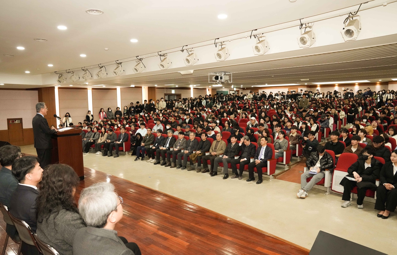 지난달 28일 영진전문대 국제세미나실에서 개최된‘2025학년도 신입생 입학식’ 모습.[영진전문대 제공]