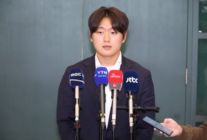 KBO's top rookie in 2024 trying to cut down on miscues in 2025