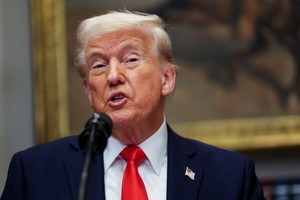 Trump administration announces one-month tariff exemption on cars coming through USMCA