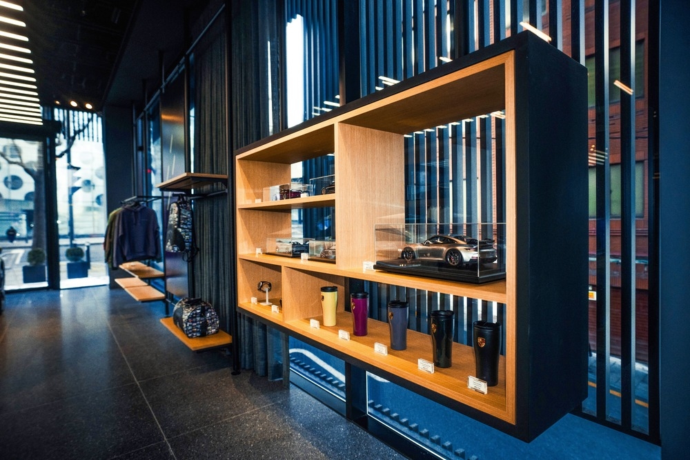The first floor of Porsche Studio Hannam (Porsche Korea)
