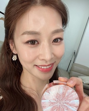 장신영, ‘불륜 용서’ 일거리 뚝 끊긴 강경준 위해..쇼호스트 변신 열일中