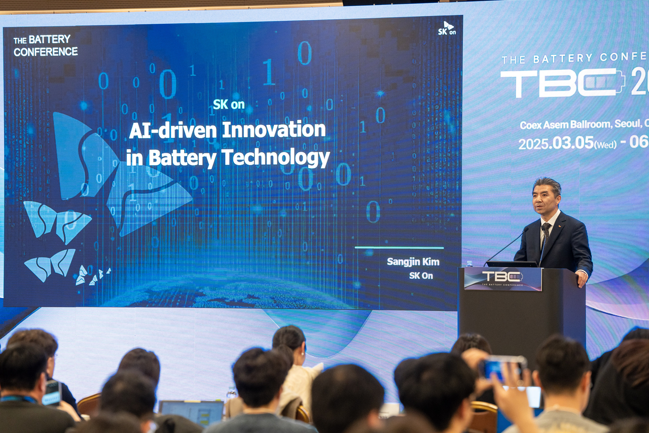 Kim Sang-jin, vice president and head of the new form factor product development office at SK On, speaks at the InterBattery expo conference on Wednesday in Gangnam, Seoul. (SK On)