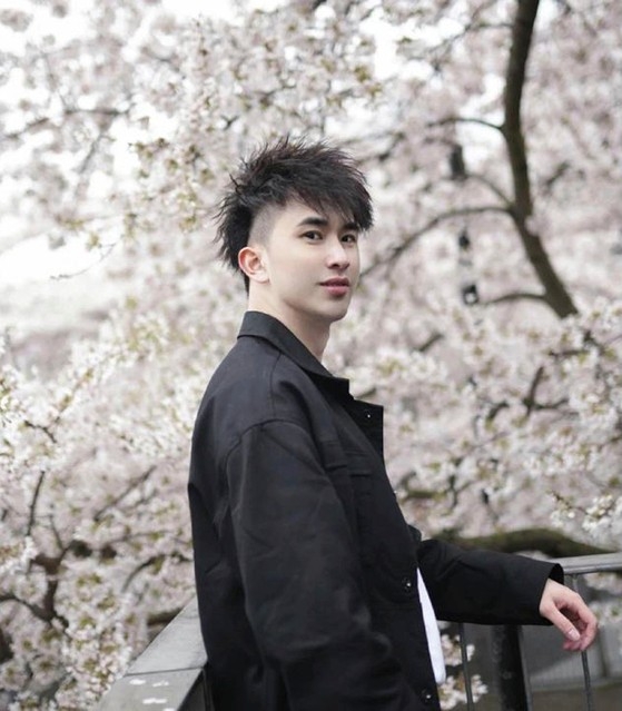 영국에서 유학중인 28세 중국인 저우젠하오가 지난 5일(현지시간) 런던 중앙형사법원에서 열린 여성 10명에 대한 성폭행 사건 재판에서 유죄를 선고받았다. [AP 연합뉴스]