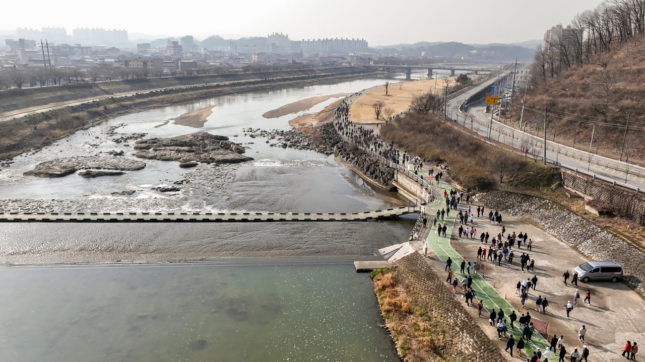 영주시민 건강걷기대회가 오는  15일 서천둔치에서 열린다.사진은 지난해 행사모습(영주시 제공)