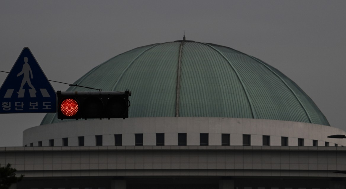 ‘돈맥경화’ 시급한데…국회 ‘증여세 개편’ 입도 못뗐다 [내수회복 가로막는 증여세]