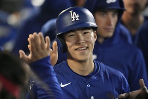 Dodgers' Kim Hye-seong scores twice, steals bag in spring game