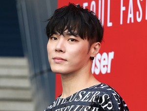 Academics call for societal shift in attitudes toward K-pop singers’ mental health