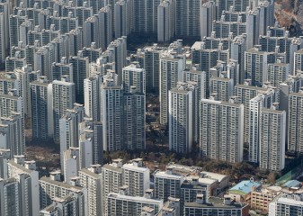 “잠실 팔고 반포 가자”서초 집값 1년새 7억 올랐다[부동산360]