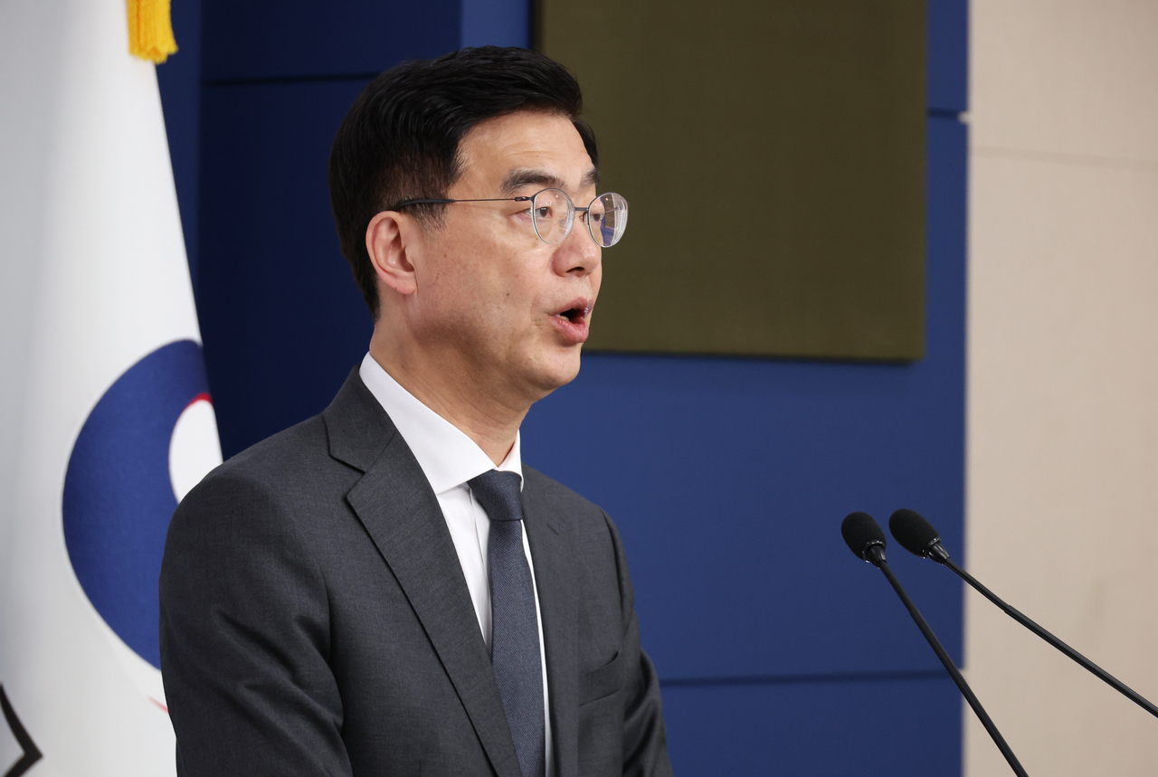 이재웅 외교부 대변인이 13일 서울 종로구 정부서울청사에서 정례브리핑을 하고 있다. [연합]