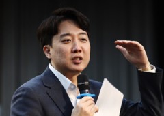 이준석 “윤석열, 이재명 모두 퇴출돼야…적대적 공생 끊어야”