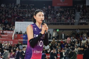 ‘코트 떠나는 여제’ 김연경 “지도자 포함해 여러 가능성 열어놨다”