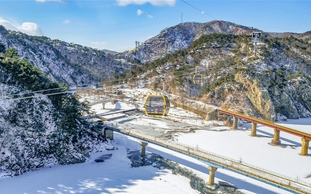 Sogeumsan Cable Car in Wonju, Gangwon Province. (Wonju City)