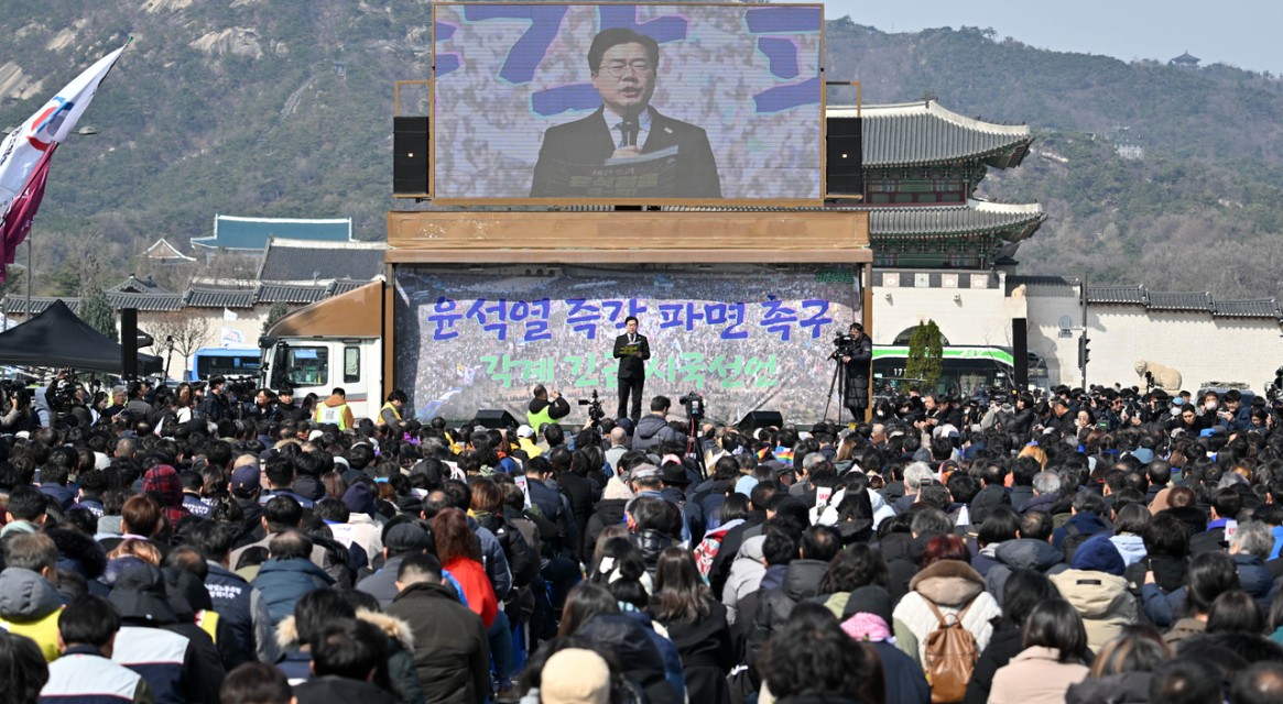 尹 탄핵선고 안 잡히고 李 2심선고 다가오고…초조한 민주[이런정치]