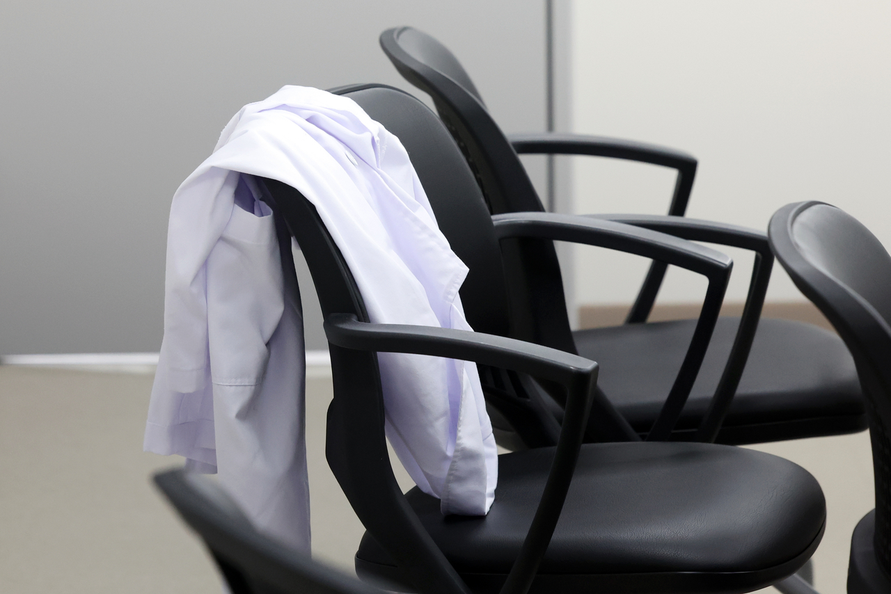 A classroom at a medical school in Seoul is empty on Tuesday. (Yonhap)