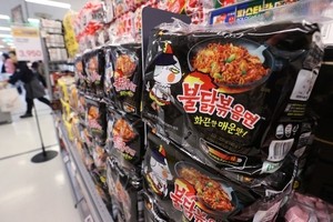 불닭 날았다…삼양식품 “해외매출 첫 1兆 돌파”