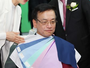 Personal color for acting president?