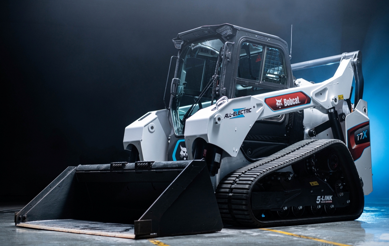 Doosan Bobcat's all-electric compact tract loader T7X (Doosan Bobcat)