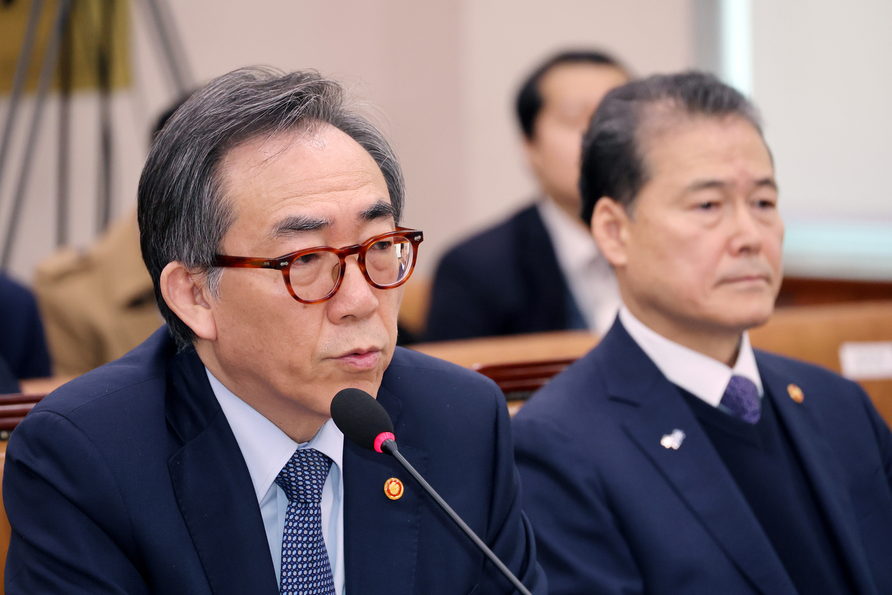 Foreign Minister Cho Tae-yul speaks during a parliamentary session of the Legislation and Judiciary Committee at the National Assembly in Yeouido, Seoul, on Wednesday, addressing lawmakers' questions regarding the U.S. Department of Energy's designation of South Korea as a "sensitive country." (Yonhap)