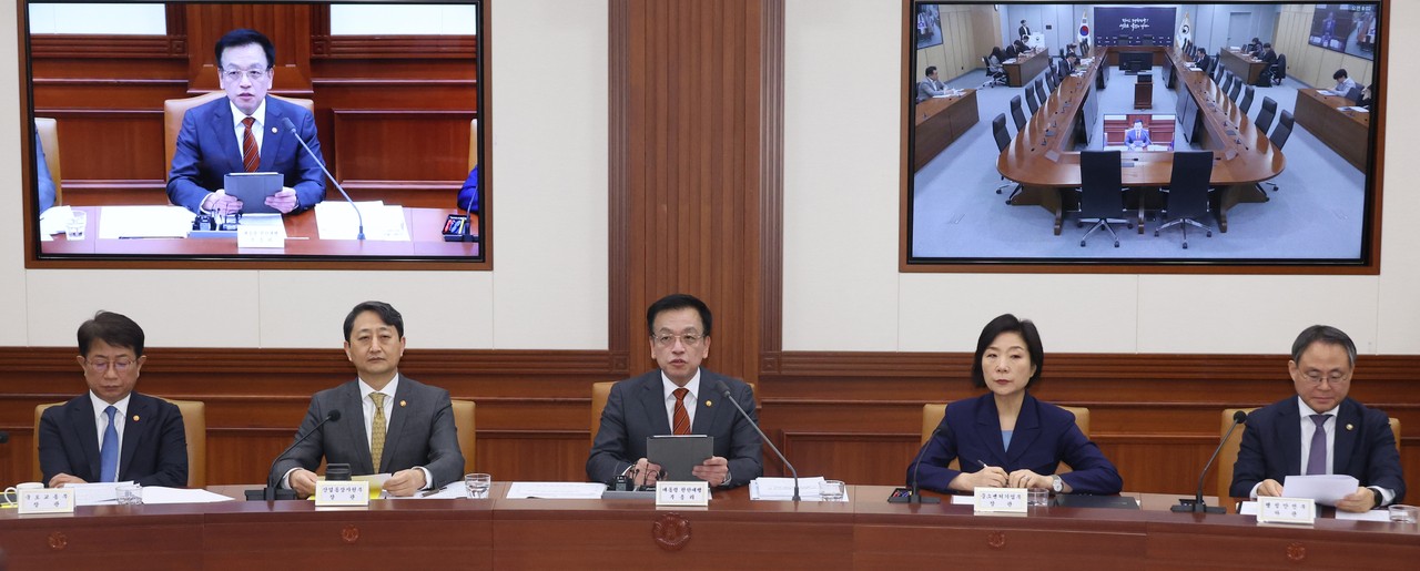 최 대행 “부동산 규제·금융 가용수단 총동원…집값 상승요인 차단”