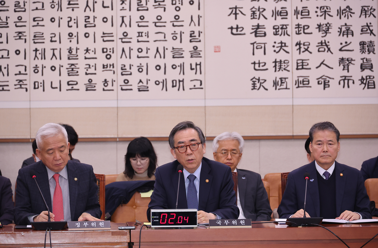 19일 서울 여의도 국회에서 열린 법제사법위원회에서 미국 에너지부가 한국을 ‘민감국가’로 지정한 것과 관련 조태열 외교부 장관이 의원 질의에 발언하고 있다. [연합]