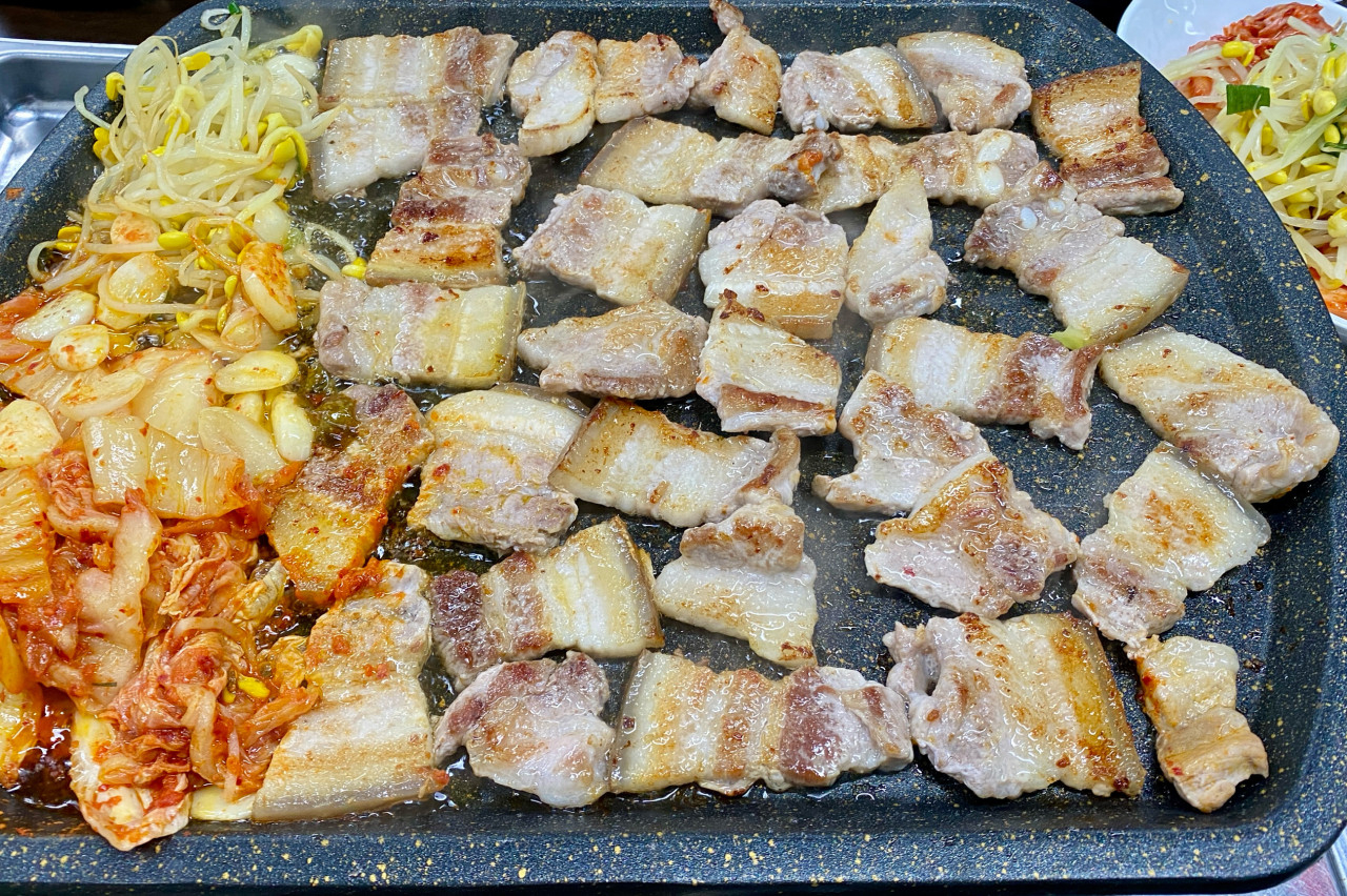 Samgyeopsal (Hongbyeolgamne)