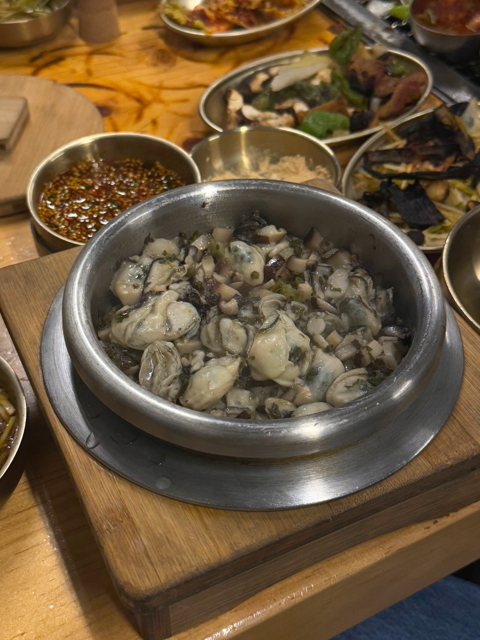 Deulgireum gul sotbap (Namsan Makchang)