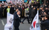 尹 복귀 시 ‘2차 계엄 선포?’ 55.1%가 “가능성 있다”