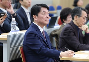안철수 “민주, ‘최고존엄 아버지’ 이재명 건드렸다고 고발”