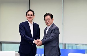 이재용 만난 이재명 “삼성이 잘 살아야 삼성에 투자한 사람들도 잘 살아”
