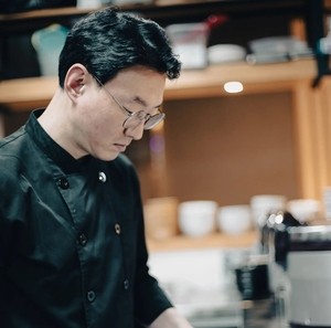 “한국의 백반집 ‘밥’이 맛없다”…밥을 사랑하는 셰프, 유동률 [미담:味談]