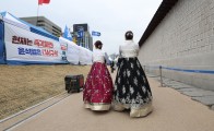 S. Korea plans temporary visa waiver for  Chinese tourists
