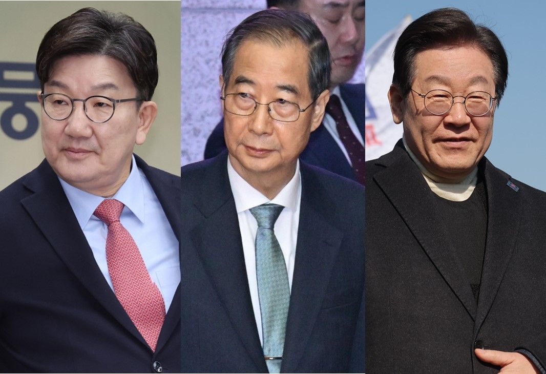Ruling People Power Party Floor Leader Rep. Kweon Seong-dong (from left), impeached Prime Minister Han Duck-soo and main opposition Democratic Party of Korea Chair Rep. Lee Jae-myung. (Yonhap)