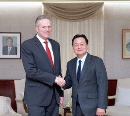 Alaska governor to discuss LNG project with Korea next week