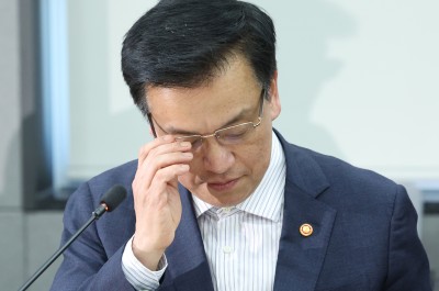 Opposition parties float motion to impeach acting President Choi Sang-mok