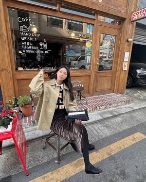 설현, 현실 여친짤 대방출..긴 생머리 휘날리는 ‘심쿵’ 미모