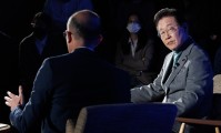 유발 하라리 만난 이재명 “비윤리적·비규범적 알고리즘 통제 방법 찾아야”